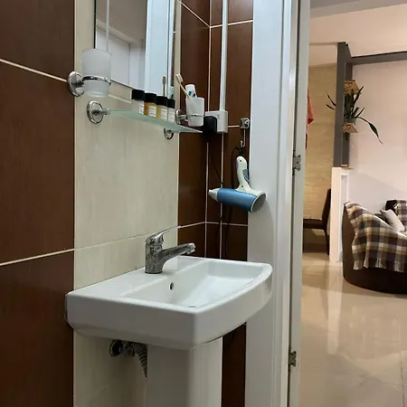 Amazing Two-bedroom In Lukomorye D5 With Scenic View דירה *