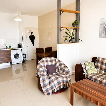 Amazing Two-bedroom In Lukomorye D5 With Scenic View דירה *