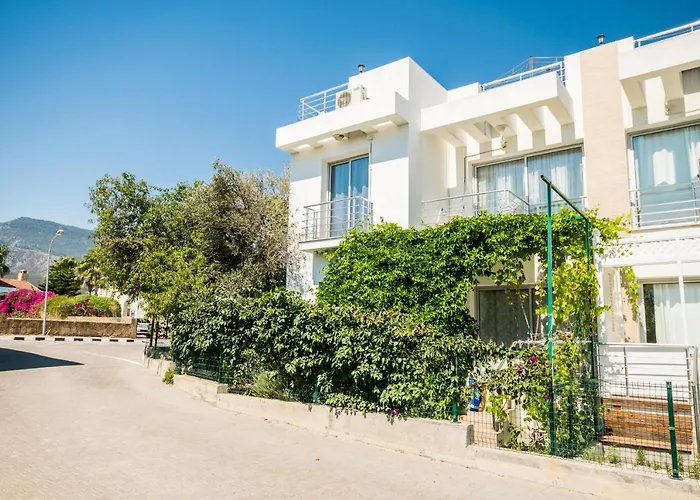 Amazing Two-bedroom In Lukomorye D5 With Scenic View Karavas